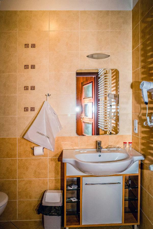 Hellada Aparthotel 2*